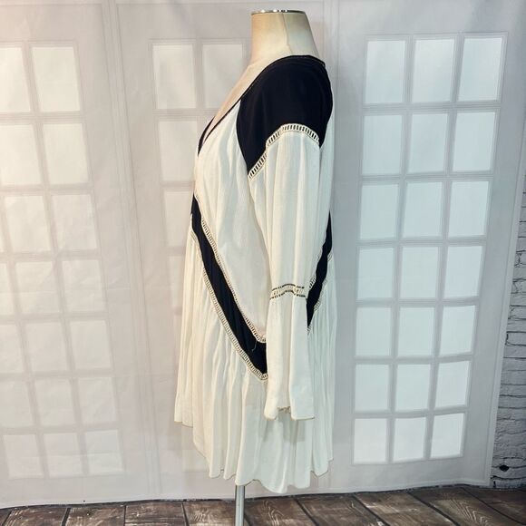 🔥🔥5 for $25🔥🔥 Amuse Society White Black Bell Long Sleeve Mini Bohemian Dress - Picture 9 of 10